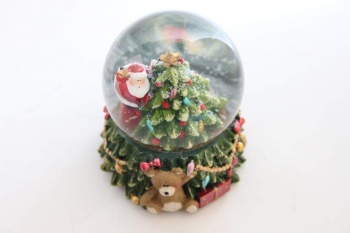 Gisela Graham Led Colour Changing Santa Christmas Snowglobe